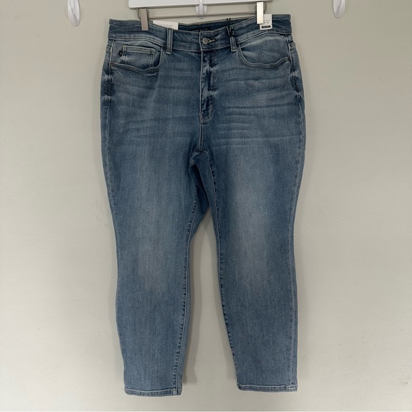 Judy Blue Denim - Judy Blue 16W Boyfriend Jeans JB82335LT‎ Mid Rise Light Wash Stretch Denim